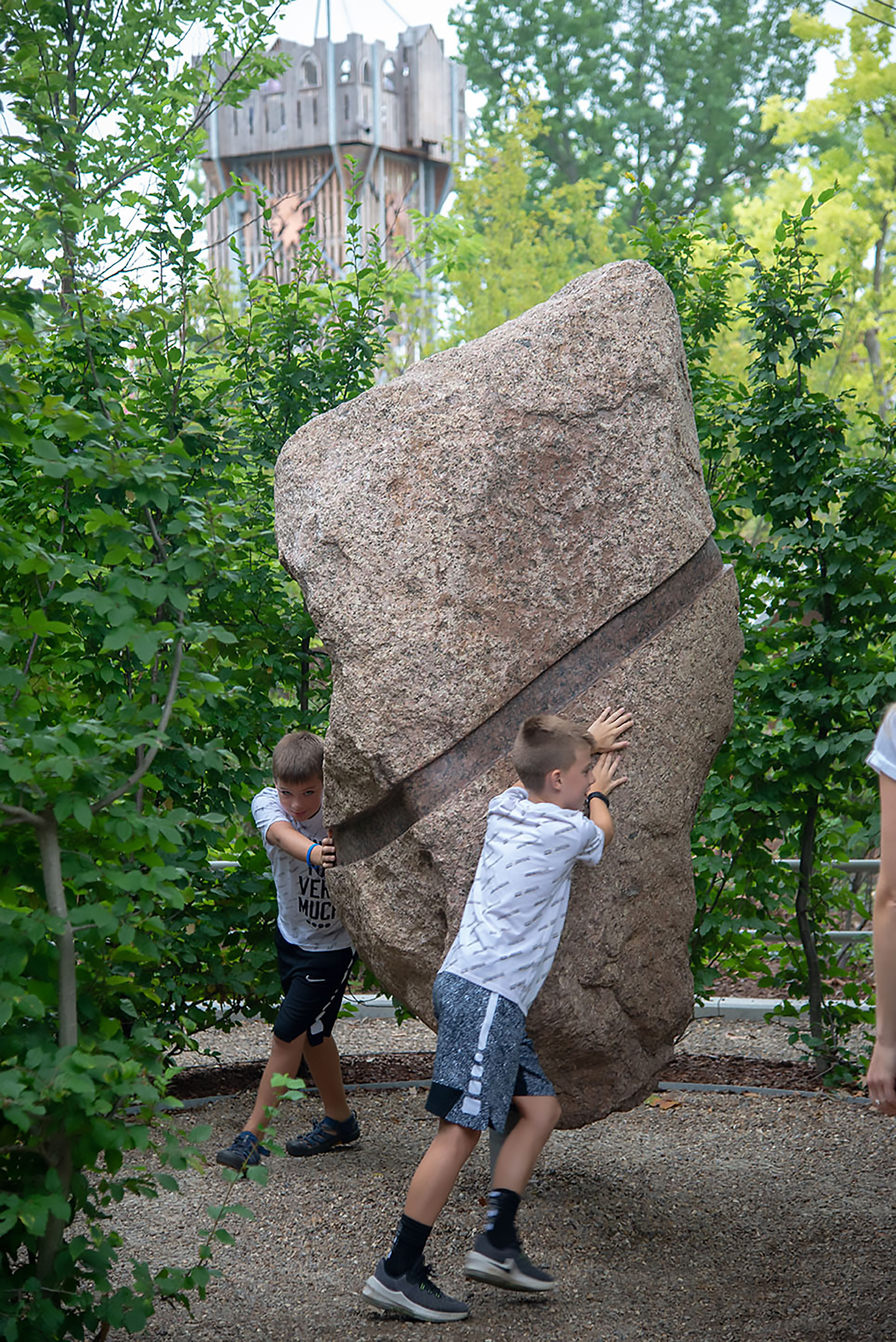 Turning Stone, weight = 4 – 5 t, height = 2.01 m